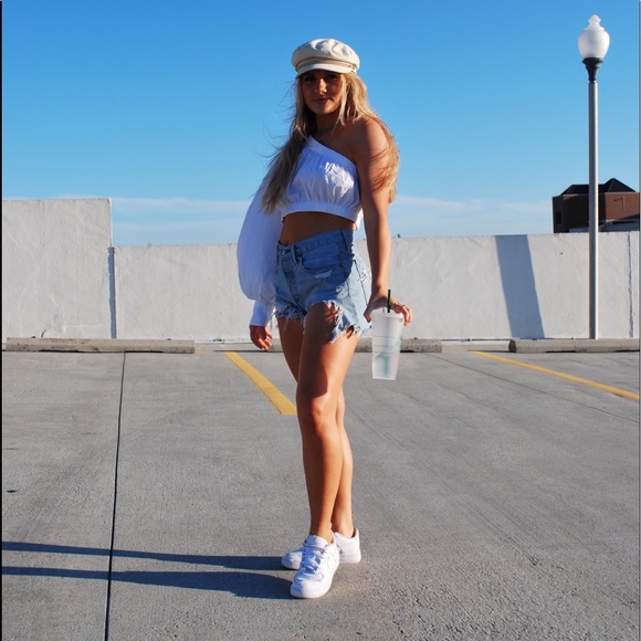 Levi’s Shorts - Picture 8 of 8